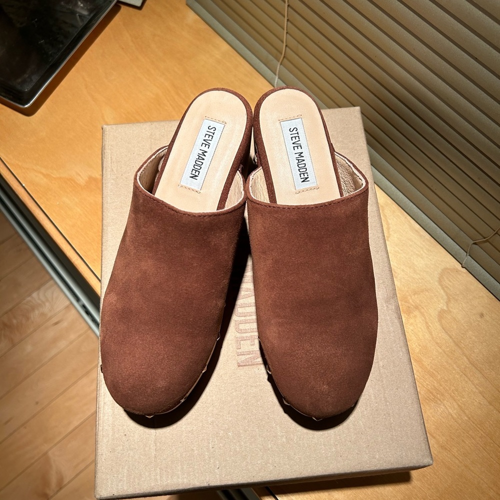Steve Madden Women's Brooklyn-1 Suede Clogs 6.5